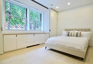 323 E 51st St-Unit -ID1023421P in New York, NY - Building Photo - Building Photo