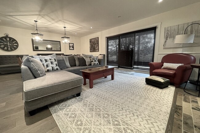 571 Oxbow Crescent in Collingwood, ON - Building Photo - Building Photo