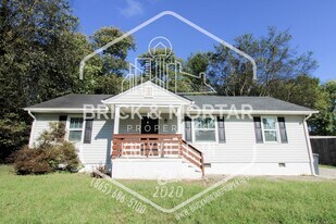 1407 Charles Dr NE in Knoxville, TN - Building Photo