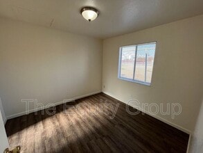 9330 Rd 236 in Terra Bella, CA - Building Photo - Building Photo