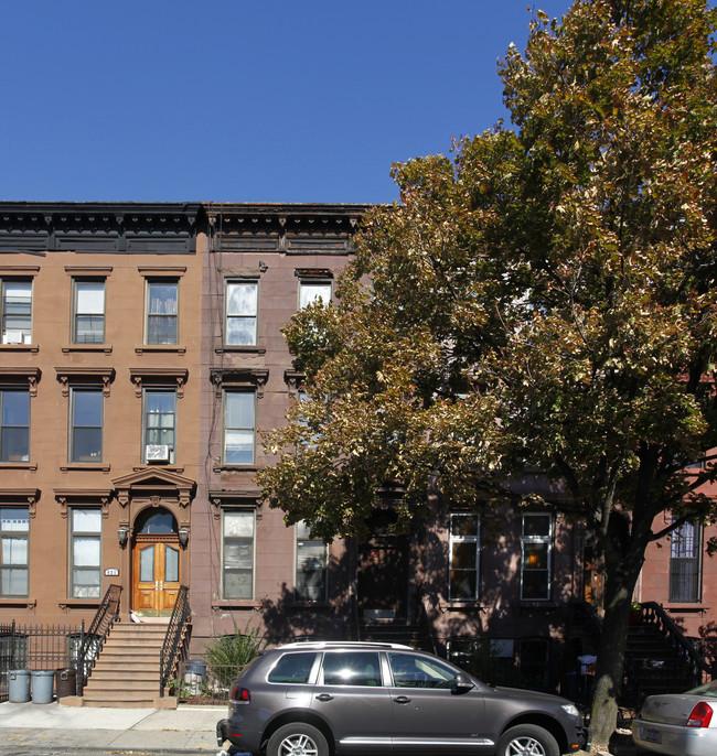 623 St Marks Ave in Brooklyn, NY - Foto de edificio - Building Photo