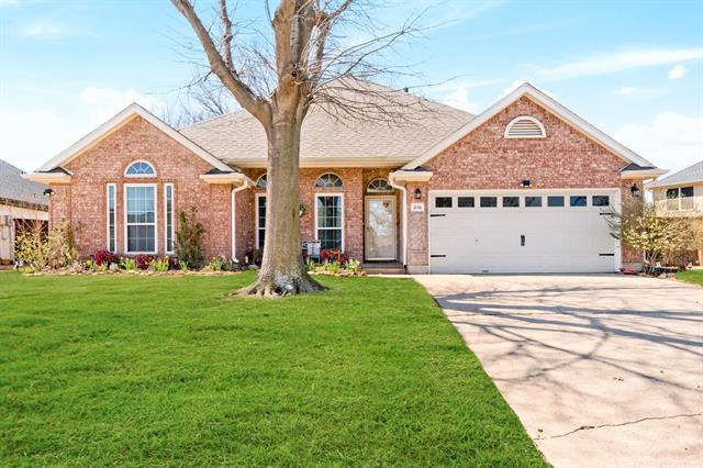 216 Redwood Ct in Keller, TX - Building Photo