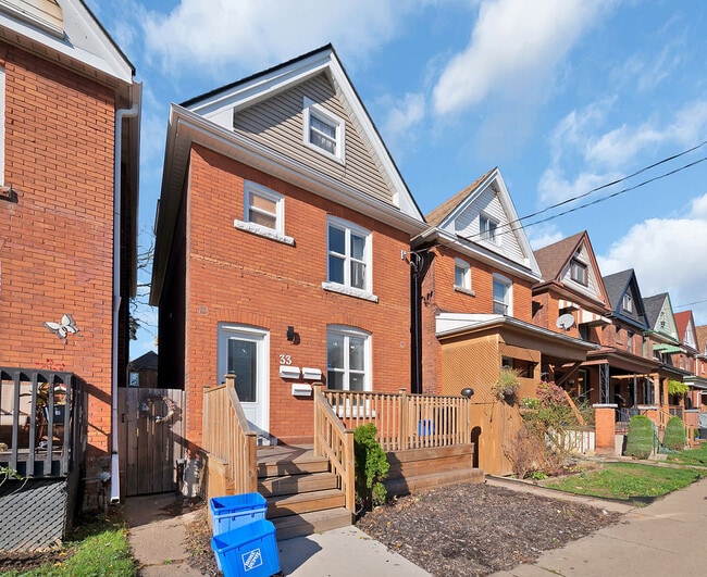 property at 33 Fairleigh Ave N