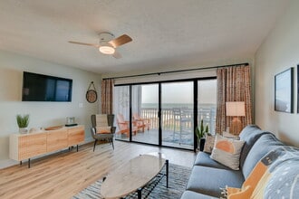 1311 Lake Park Blvd S in Carolina Beach, NC - Building Photo - Building Photo