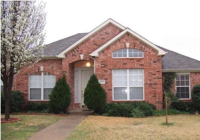 property at 2027 Wimbledon Dr