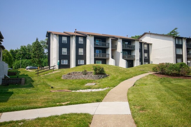 Brighton Apartments in St. Louis, MO - Foto de edificio - Building Photo