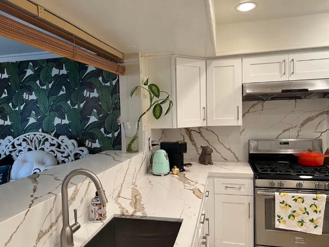 6752 Hillpark Dr in Los Angeles, CA - Foto de edificio - Building Photo