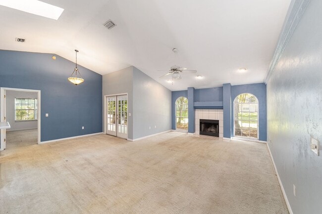 4105 NW 35th St
