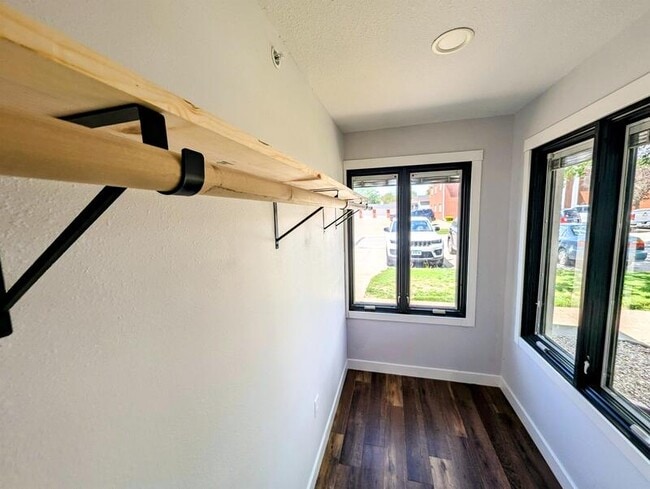 413 Jefferson St in Pella, IA - Building Photo - Building Photo