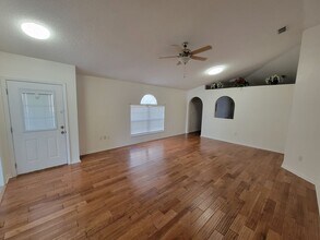 3410 Alec Dr in Middleburg, FL - Foto de edificio - Building Photo