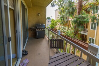 8505 Gulana Ave in Los Angeles, CA - Building Photo - Building Photo