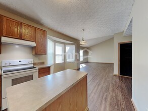 3569 Quickwater Rd in Grove City, OH - Building Photo - Building Photo