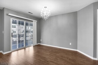 215 Sheffield Ct in Denville, NJ - Building Photo - Building Photo