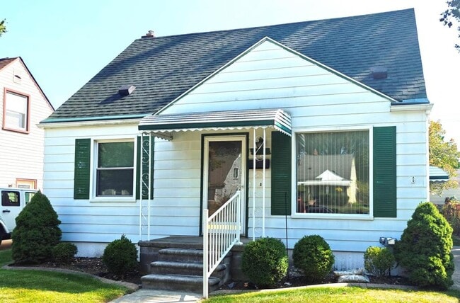 property at 1409 Royal Ave