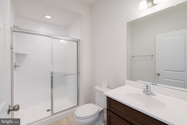 8642 Satinwood Dr in Frederick, MD - Building Photo - Building Photo