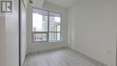 120 Broadway Ave in Toronto, ON - Building Photo - Building Photo