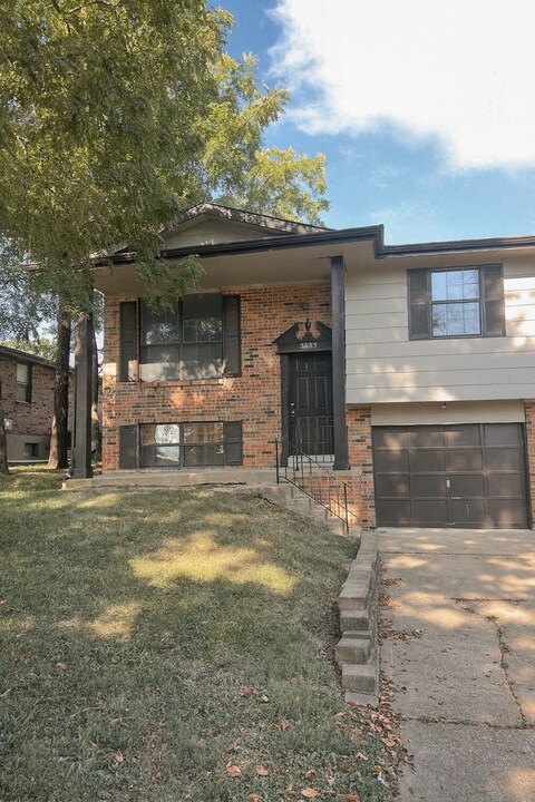 3883 Elm Dr in Arnold, MO - Building Photo
