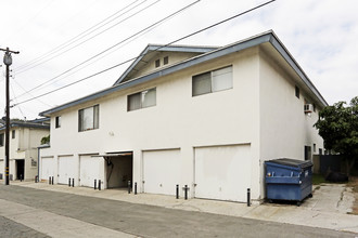 12552 Camus Ln in Garden Grove, CA - Foto de edificio - Building Photo