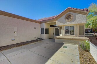 2753 Sungold Dr in Las Vegas, NV - Building Photo - Building Photo