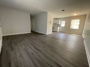 4219 Hickory Rd in Petersburg, VA - Building Photo - Building Photo