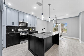 7926 Tate St in Houston, TX - Foto de edificio - Building Photo