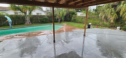 501 NW 65th Ave in Margate, FL - Building Photo - Building Photo