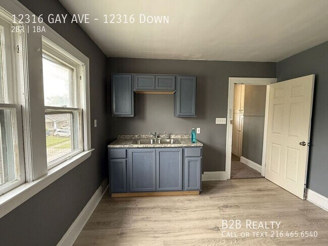 12316 Gay Ave-Unit -12316 Down in Cleveland, OH - Building Photo - Building Photo