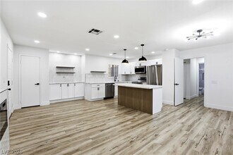 4120 Gannet Cir in Las Vegas, NV - Building Photo - Building Photo