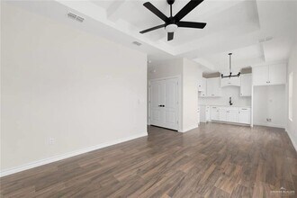 601 N Ozaka St in Roma, TX - Building Photo - Building Photo