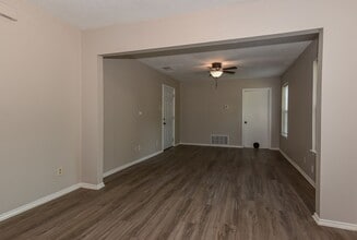 1103 Pecan Ave in Greenville, TX - Foto de edificio - Building Photo