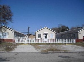 The Atlantis Apartments in an OZ in Texas City, TX - Building Photo - Building Photo