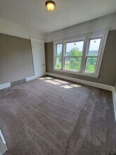 2201-2203-2203 N 32nd St in Milwaukee, WI - Building Photo - Building Photo