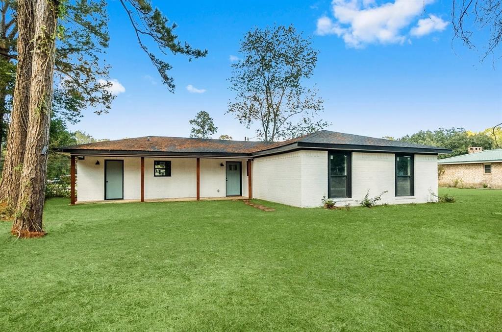 749 Co Rd 774 in Buna, TX - Building Photo
