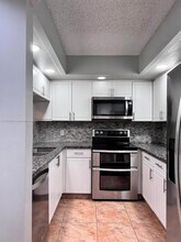 1200 SW 125th Ave-Unit -113L in Pembroke Pines, FL - Foto de edificio - Building Photo