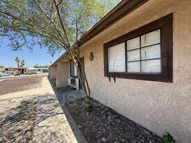1705 Trane Rd in Bullhead City, AZ - Building Photo