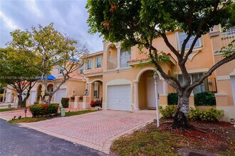 3116 NW 101st Pl in Doral, FL - Building Photo - Building Photo