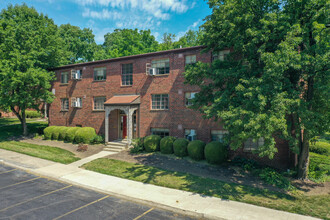 Clifton Woods Apartments in Columbus, OH - Building Photo - Building Photo