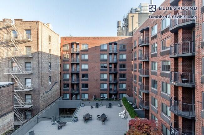 101 W 15th St in New York, NY - Building Photo - Building Photo