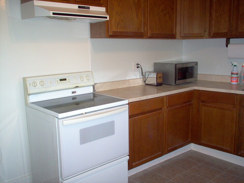 114 S Smithville Rd in Dayton, OH - Building Photo