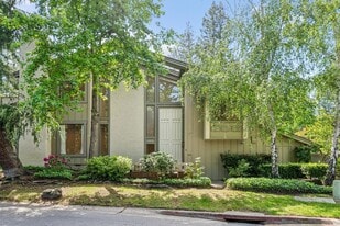 500 Sand Hill Cir in Menlo Park, CA - Building Photo