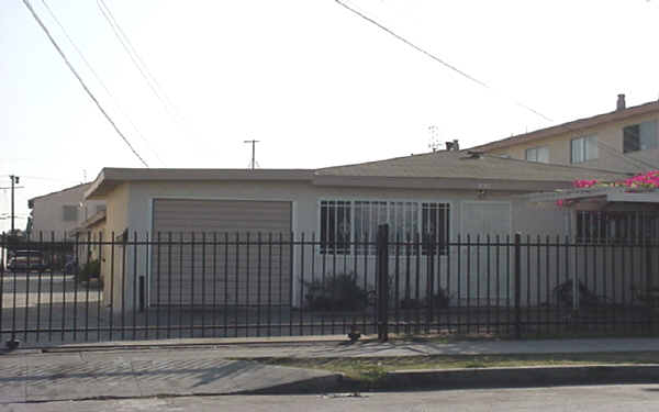 830 W Colden Ave in Los Angeles, CA - Building Photo