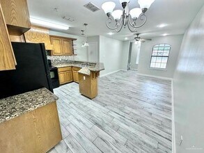 213 S 49th St in McAllen, TX - Building Photo - Building Photo