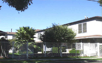 701-719 E 5th St in Santa Ana, CA - Building Photo - Building Photo