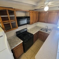 1311 North 48th Place, Unit 2 in Phoenix, AZ - Building Photo