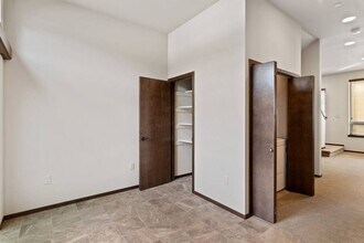 180 Madrona Way NE, Unit 180 in Bainbridge Island, WA - Building Photo - Building Photo