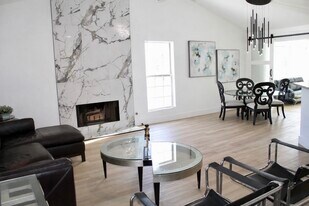 172 Shallow Ridge Ln NE in Kennesaw, GA - Building Photo