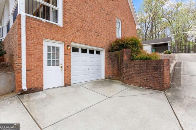 4010 W Cooper Lake Dr SE in Smyrna, GA - Building Photo - Building Photo