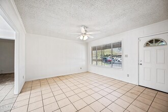 2208 N 47th Ln in Phoenix, AZ - Building Photo - Building Photo