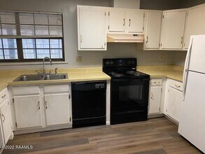 312 Toulouse Dr in Lafayette, LA - Building Photo - Building Photo