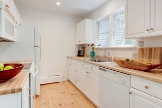 12 Water'S Edge in Southampton, NY - Building Photo - Building Photo